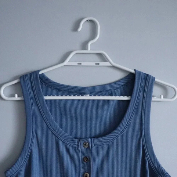 Unbranded Women's Large Blue Sleeveless Ribbed Racerback Buttoned Crew Tank Top - Picture 3 of 10